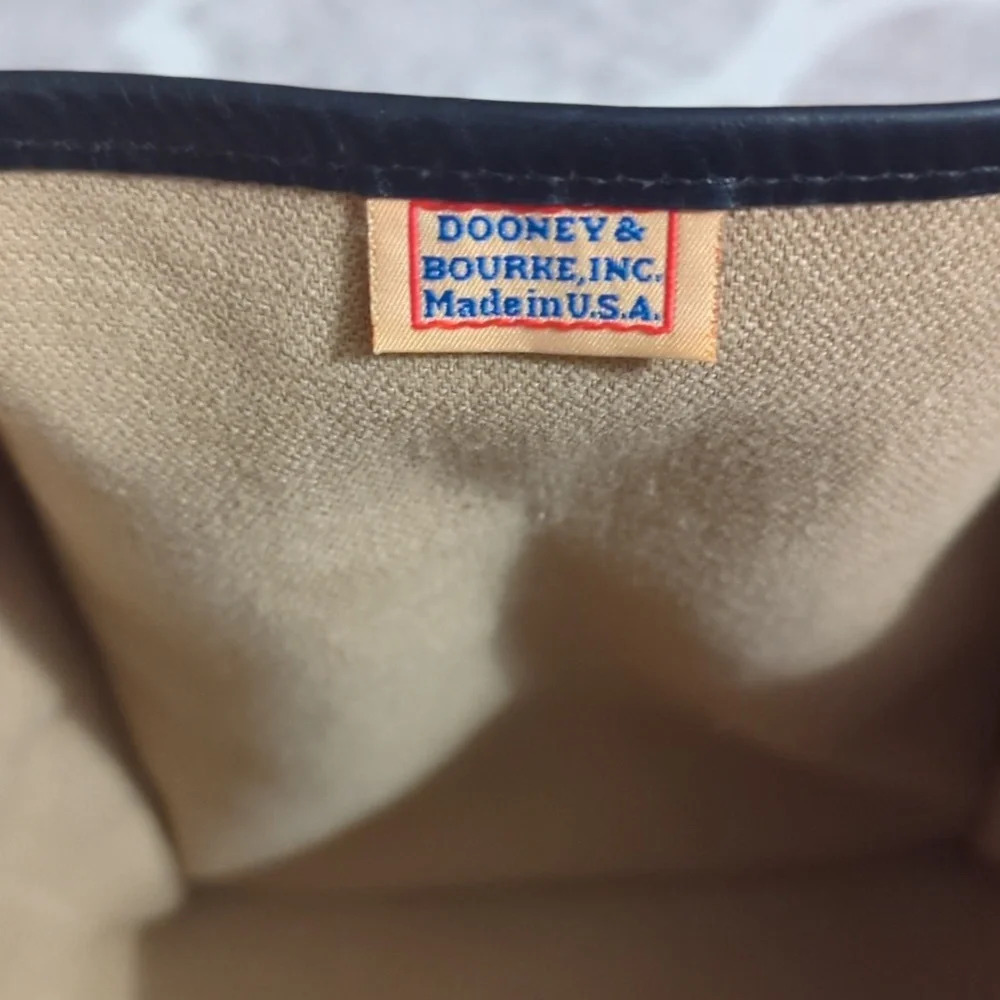 Dooney & Bourke Signature Jacquard Extra Large Bag Canvas with Leather Handles - Picture 9 of 10